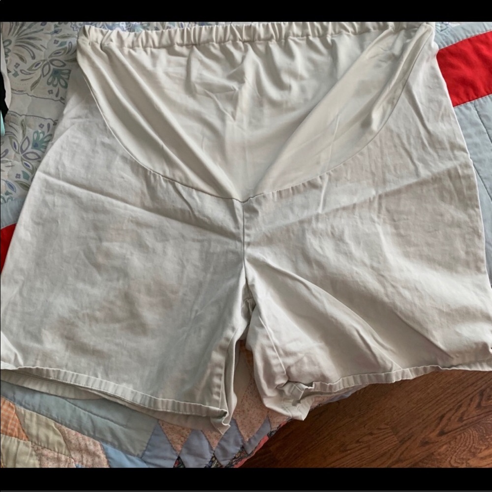 Old navy maternity shorts size xl